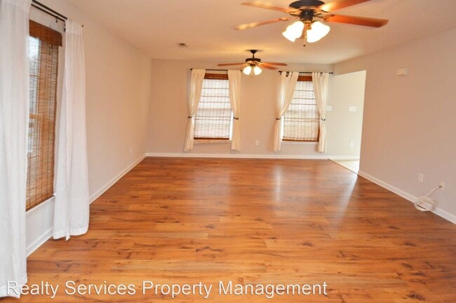 Building Photo - 3 br, 2.5 bath House - 300 Wessex Drive