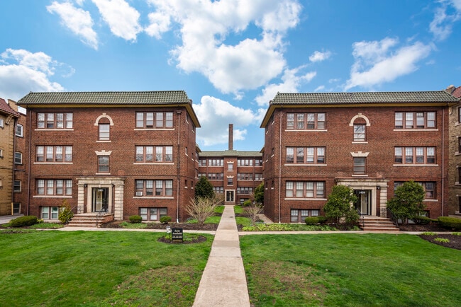 Building Photo - Overlook Manor