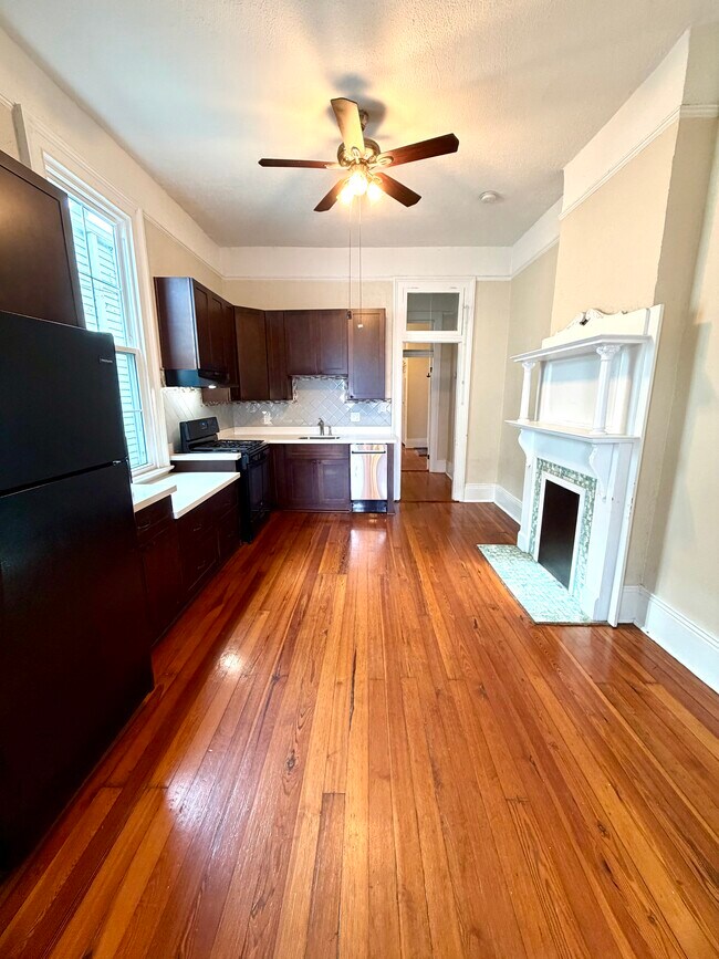 Cocina - 2420 Jena St