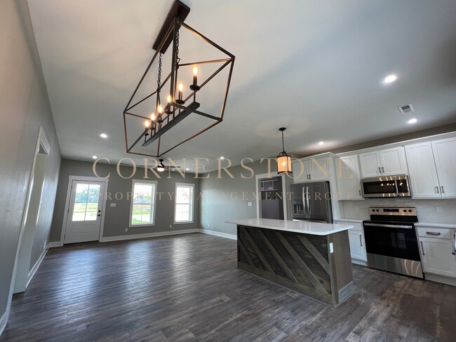 Foto del edificio - Beautiful 3 bedroom house! $2,250