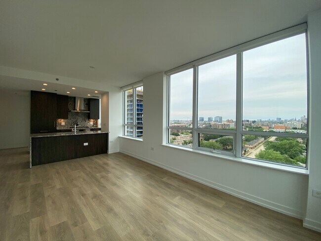 Foto del edificio - 460 W Superior St