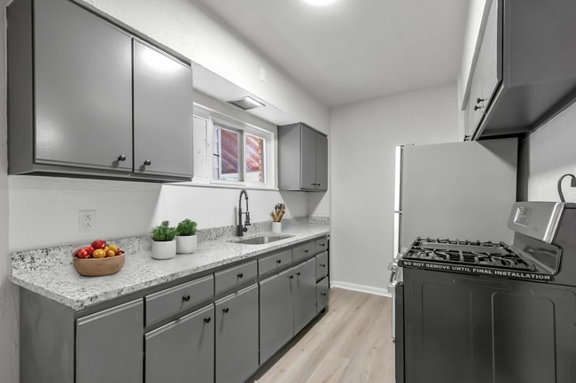Renovated 3 bedroom home available NOW! - Renovated 3 bedroom home available NOW!