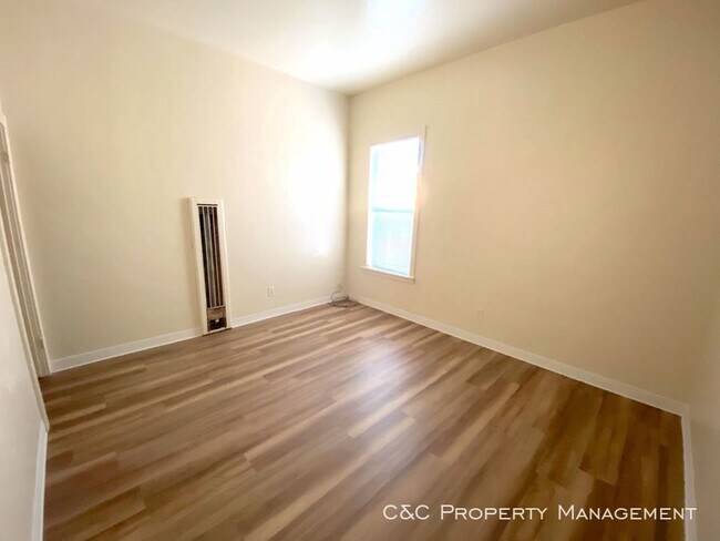 Building Photo - Pet Friendly Studio in South Salinas