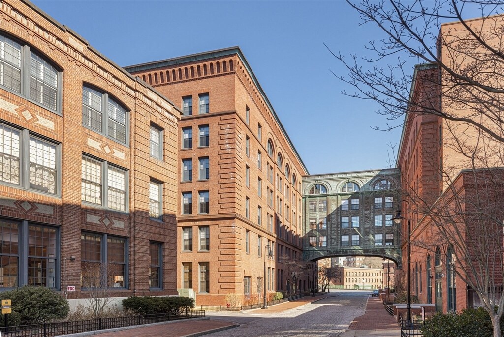 Foto principal - 1241 Adams St