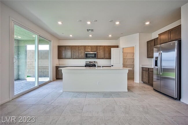Building Photo - 5584 Hill Spire St