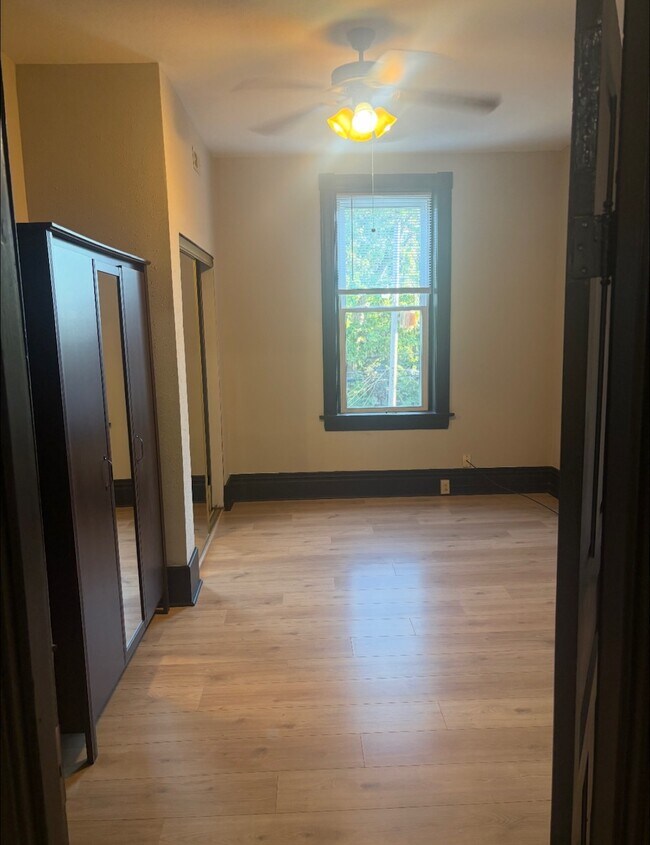 Foto del edificio - 2115 Allen Ave