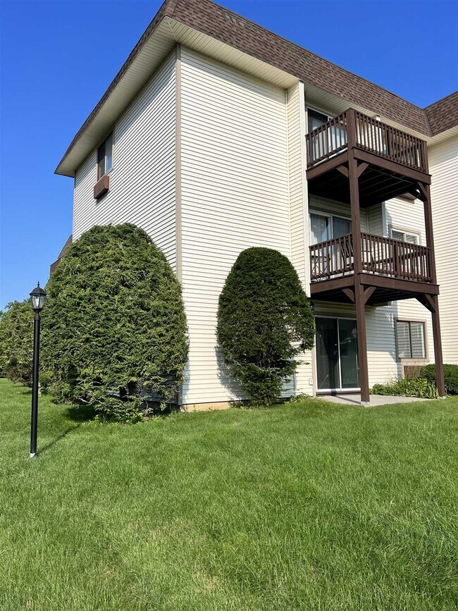 Foto del edificio - 23 Village Park Dr