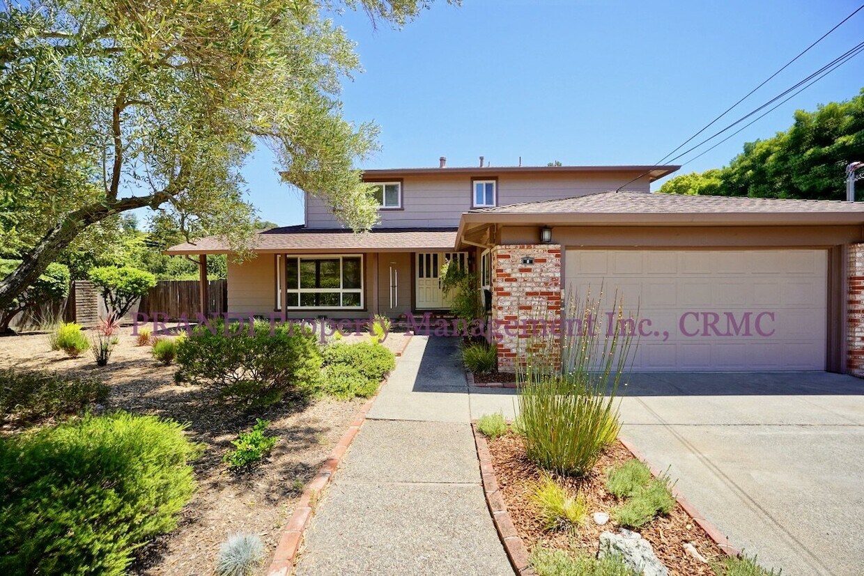 Primary Photo - Quality Home with Pool and Recent Renovati...