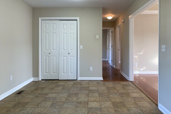 Building Photo - Coming Soon: 3BR, 2BA house in Springfield...
