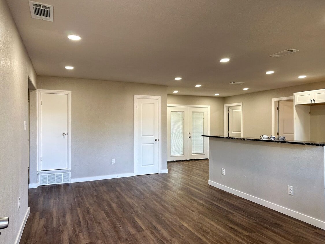 Primary Photo - 4 Bedroom / 3 Full Bath