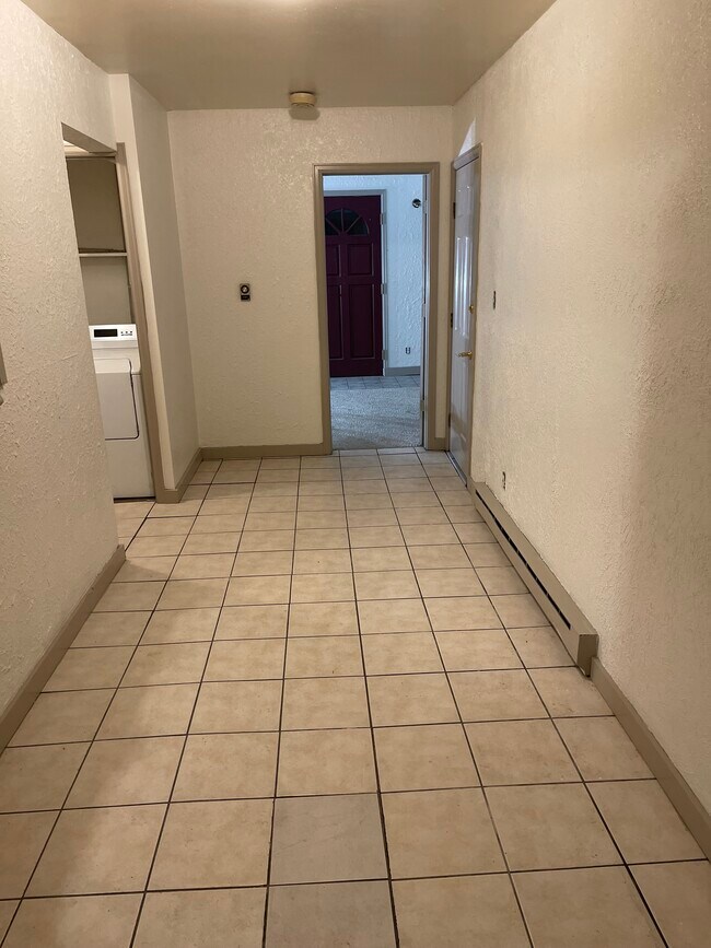 Entrada - 318 S 15th St