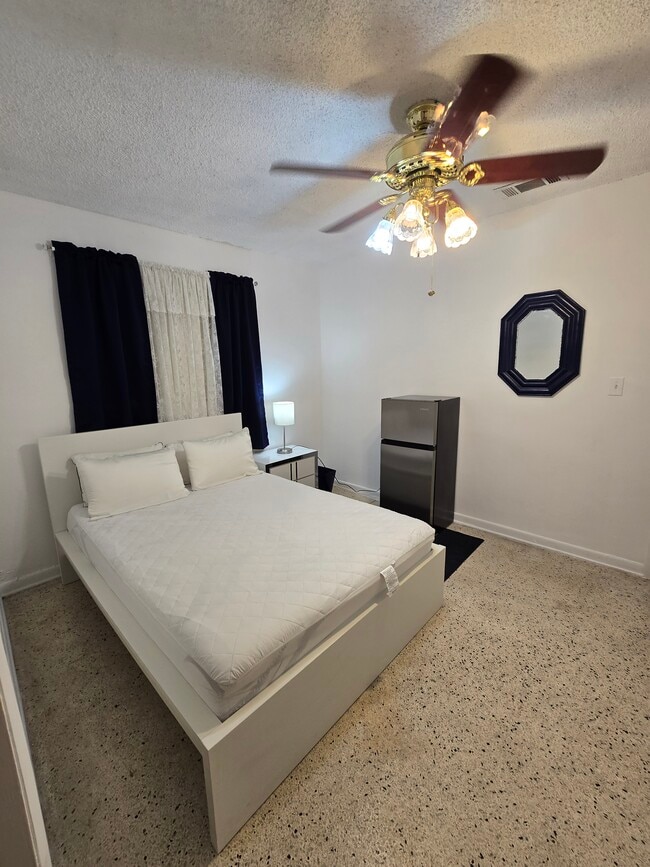 Foto del edificio - 472 E 15th St