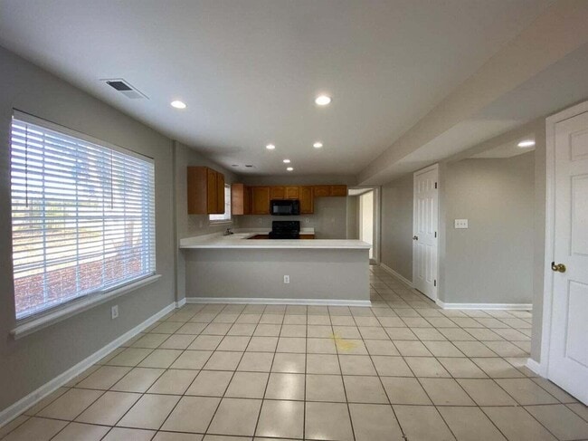 Foto del edificio - 2052 Blackhorse Ln