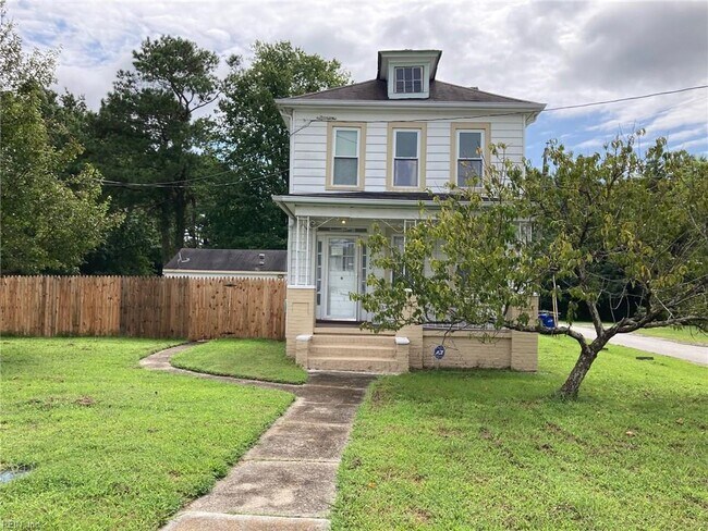 Building Photo - 4100 Twin Pines Rd
