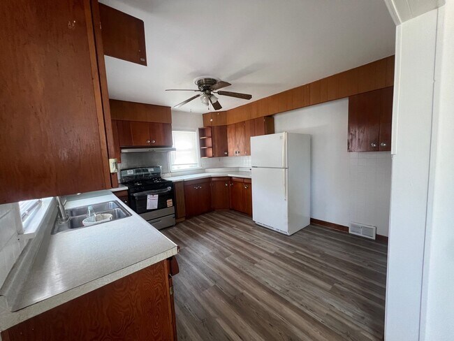 Foto del edificio - 725 Kingsley Dr
