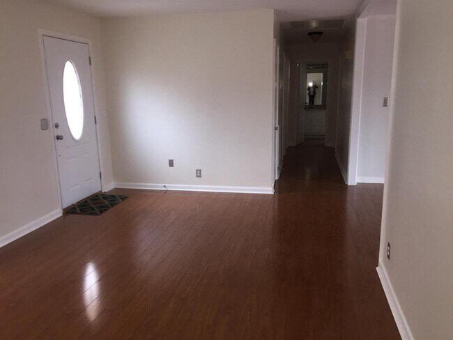 Building Photo - 4717 Kalamath Dr
