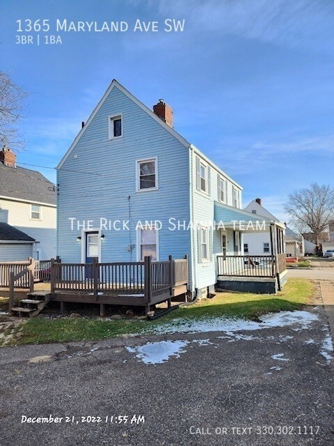 Foto del edificio - Updated three bedroom home for rent - Cant...