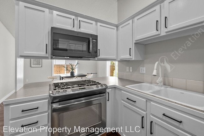 Building Photo - 3 br, 2 bath House - 2927 NW 8th Street