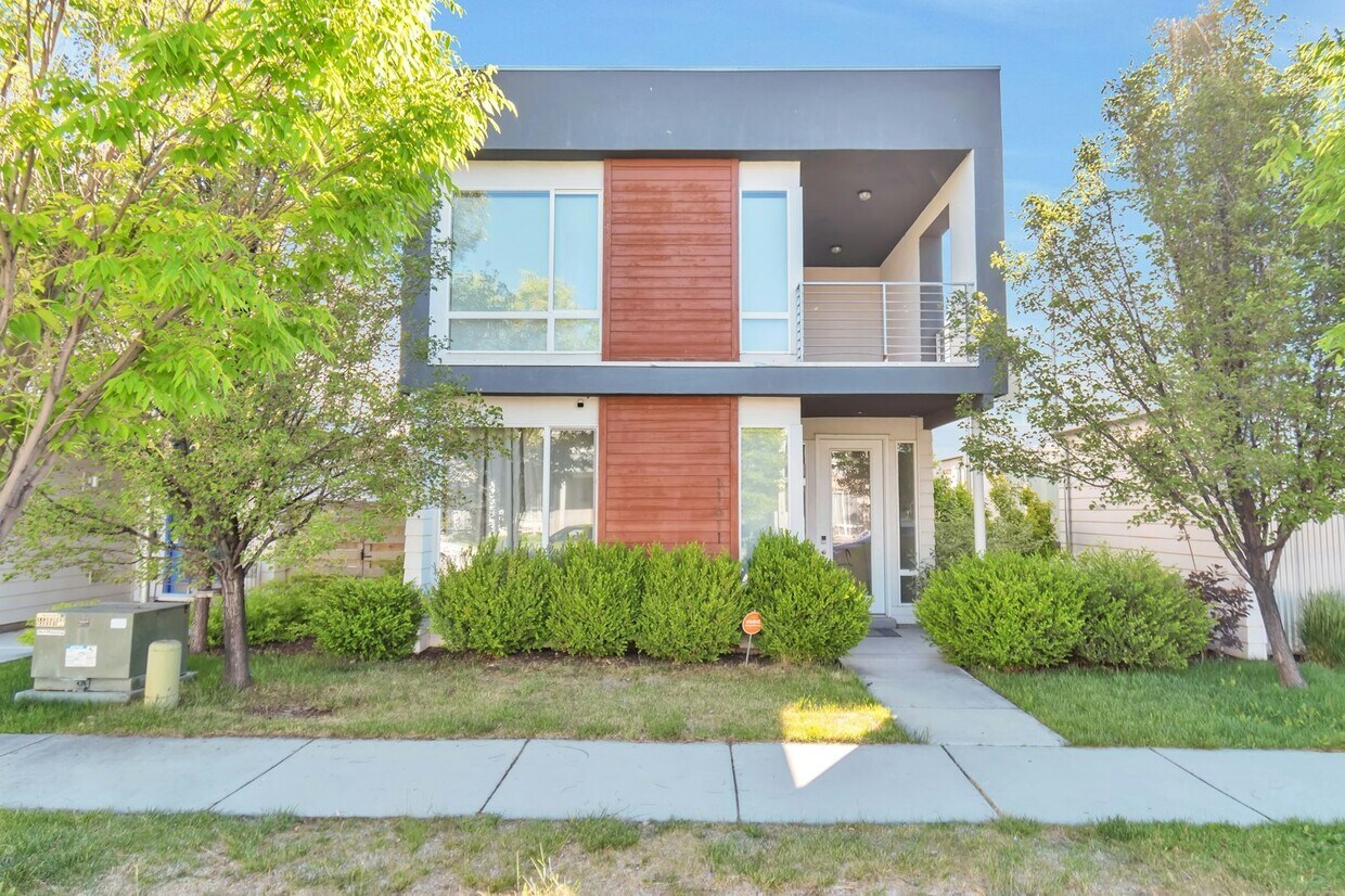 Foto principal - 11611 Alexandria Dr