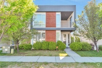 Building Photo - 11611 Alexandria Dr
