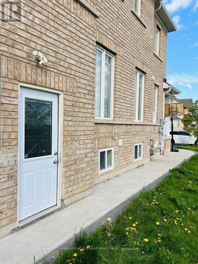 Building Photo - 14 Nightland Ct