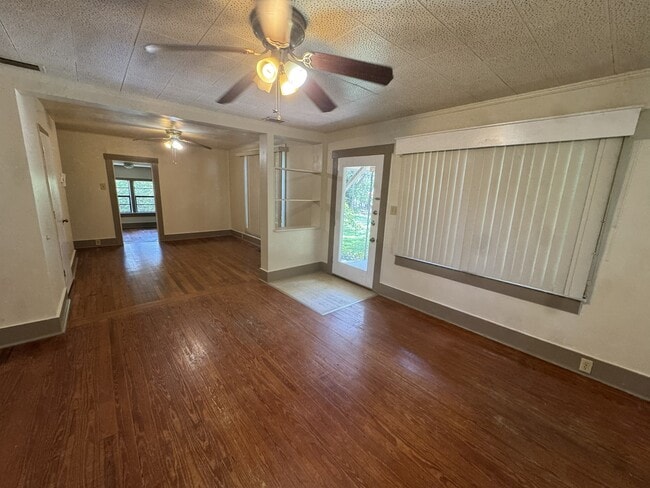 Building Photo - 4025 SW 20th Dr