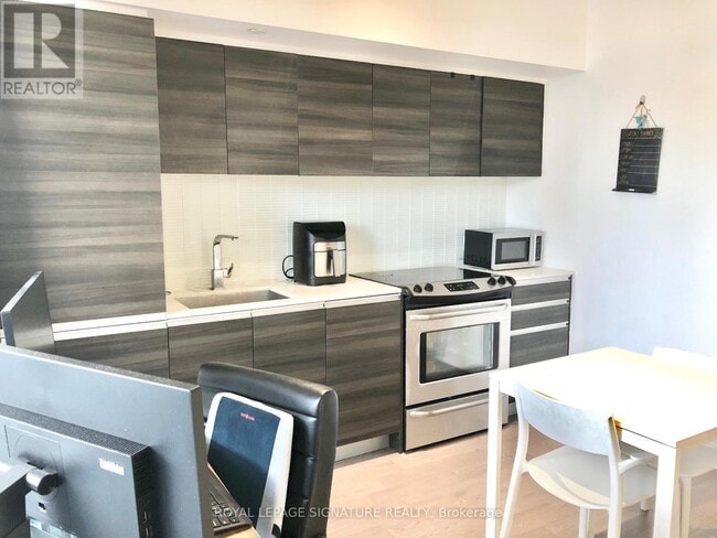 Photo du bâtiment - 1190 Dundas St E