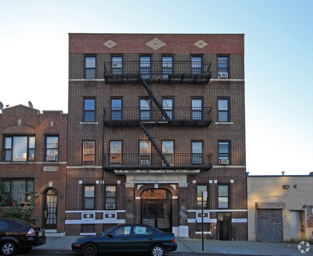 Foto principal - 28-49 33rd St