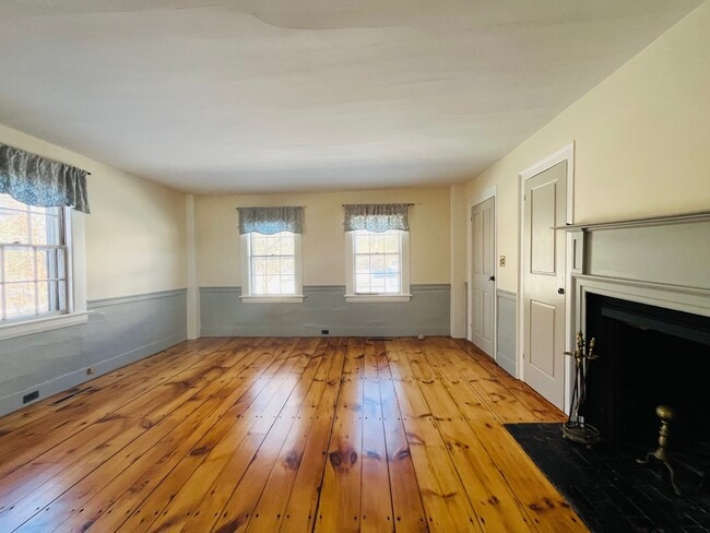 Building Photo - 410 Cider Hill Rd