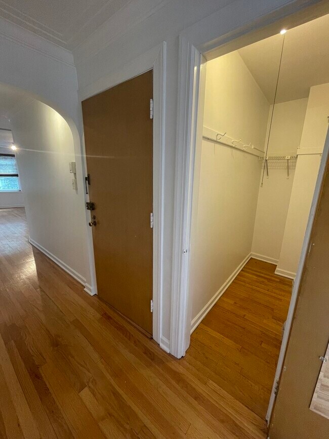 Foto del edificio - 6234 N Whipple St