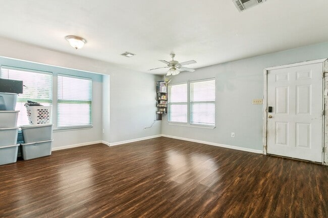 Building Photo - 4619 Wilson Ave