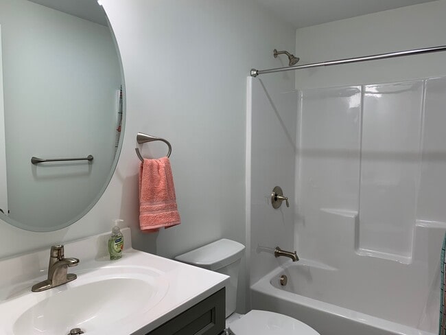 Building Photo - 9 Cascade Rd