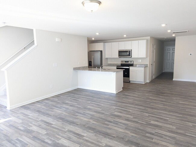 Foto del edificio - 2-Story Townhome-Salisbury