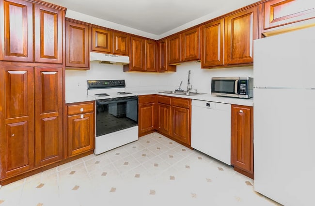 Building Photo - 16435 Terrace Village Dr