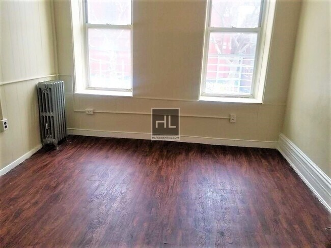 Foto del edificio - 981 Bedford Ave