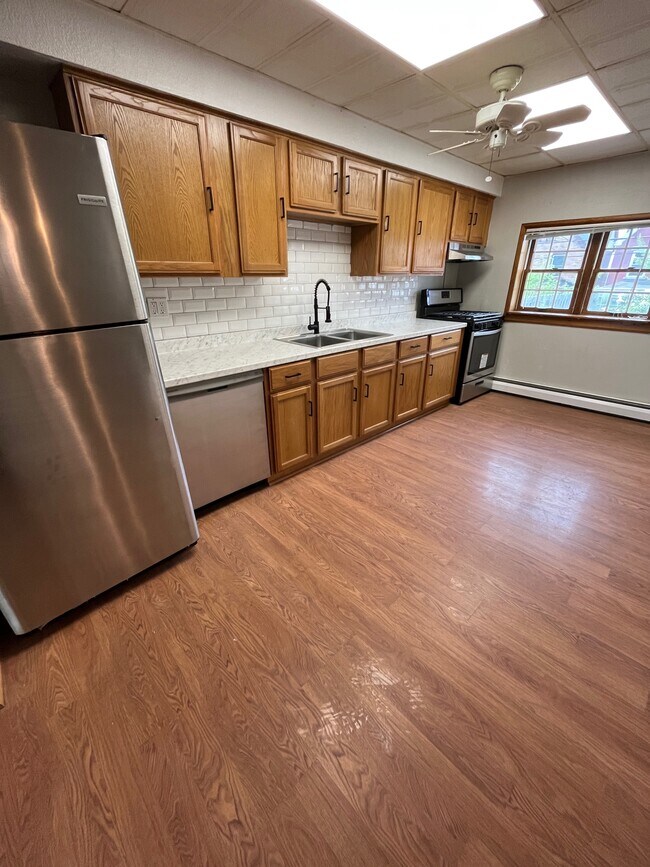 Foto del edificio - 404 Suncrest St