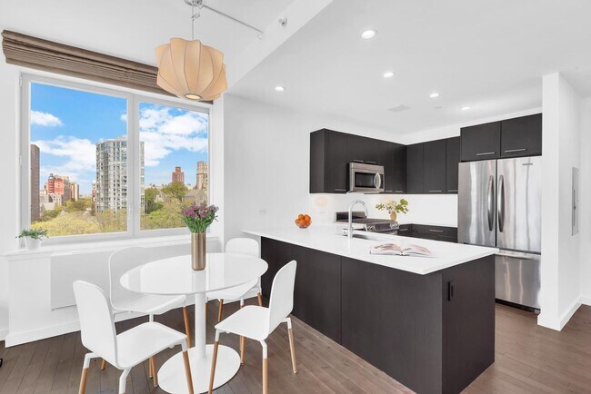 Foto del edificio - 321 W 110th St