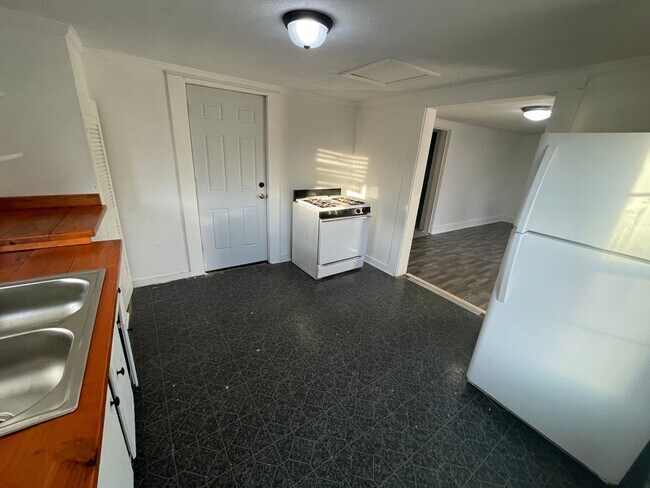 Foto del edificio - House for rent downtown!