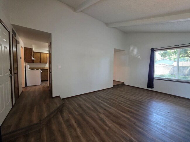 Building Photo - 00572