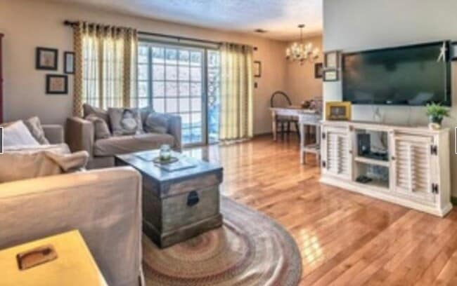 Building Photo - 563 Brandywine Dr