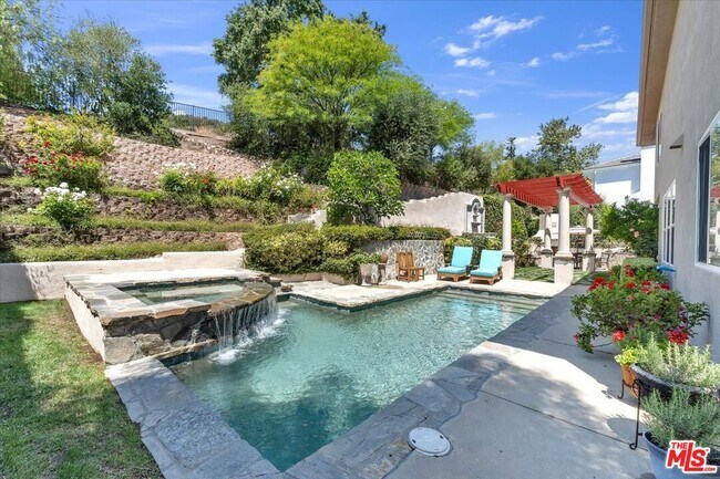 Foto del edificio - 1535 Verde Ridge Ln