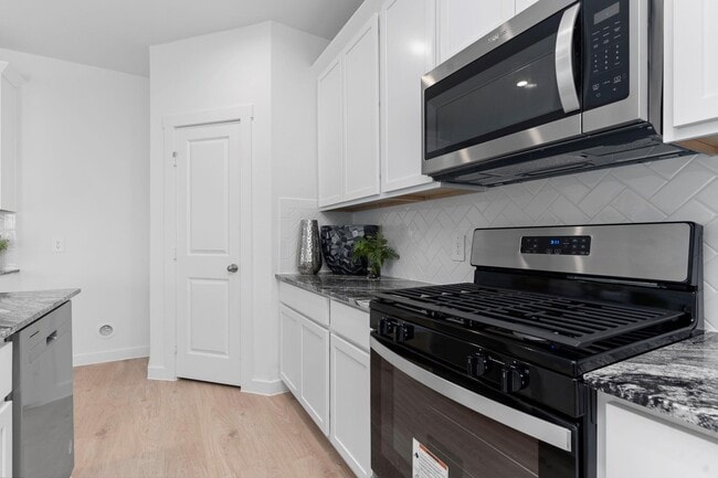 Building Photo - 7811 Bel Fiore Dr