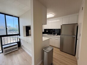 Building Photo - 1415 Liholiho St
