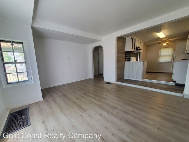 Building Photo - 2 br, 1 bath House - 445 W Stewart Street