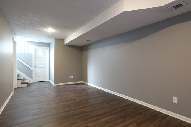 Foto del edificio - 326 NW Gibson Rd