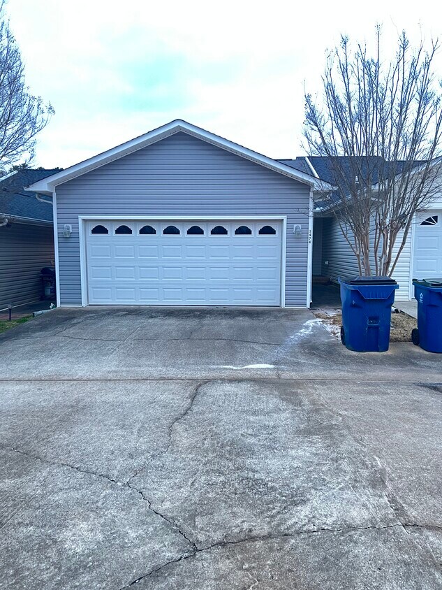 Building Photo - 1474 Bailee Way SW