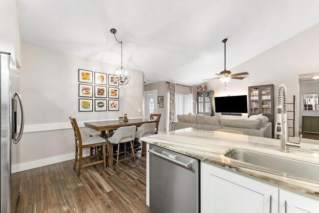 Foto del edificio - 203 Timberlane Cir