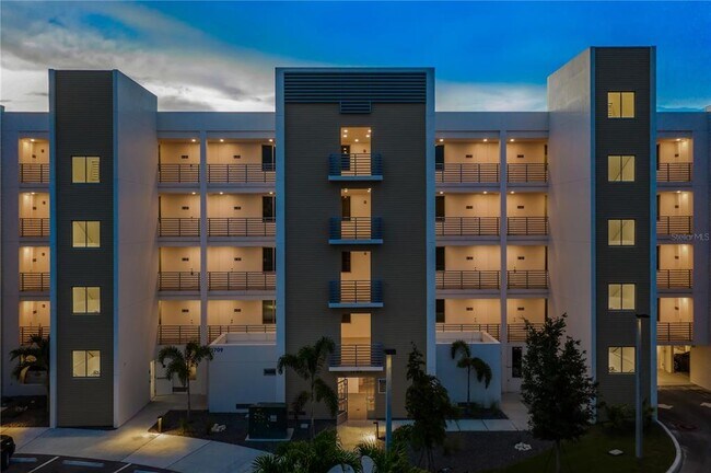 Foto del edificio - 1709 N Tamiami Trl