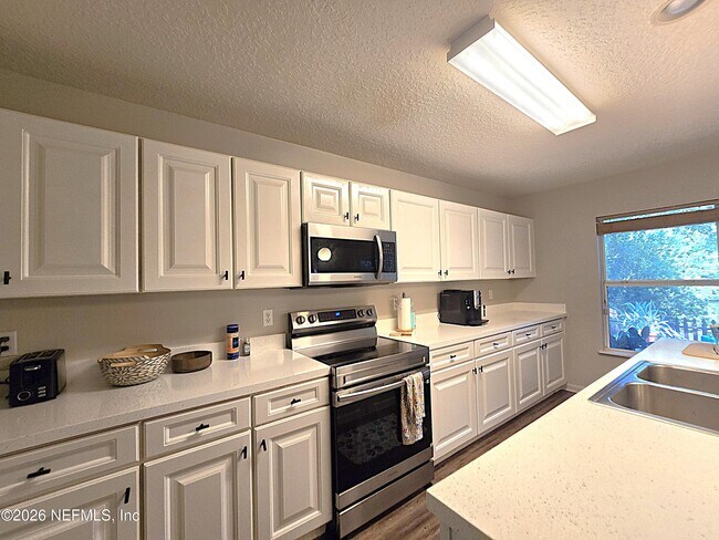 Foto del edificio - 963 Collinswood Dr