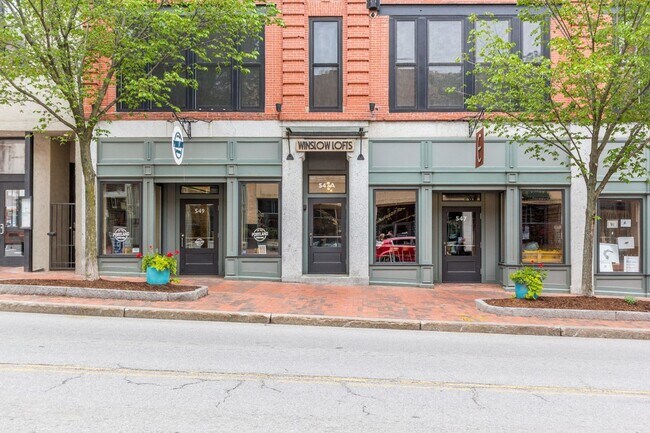 Foto del edificio - ALL UTILITIES INCLUDED - Furnished Downtown Portland, ME Condo w/ Parking, In-Unit Laundry, Priva...